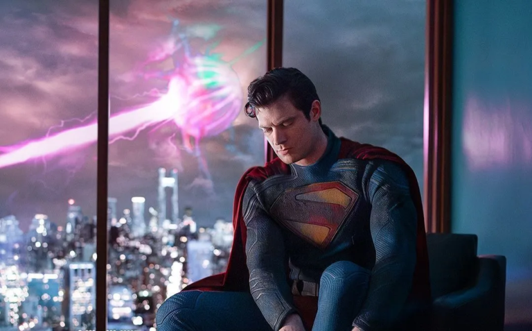 Novo “Superman” revela visuais de personagens e anel do Lanterna Verde em colecionáveis